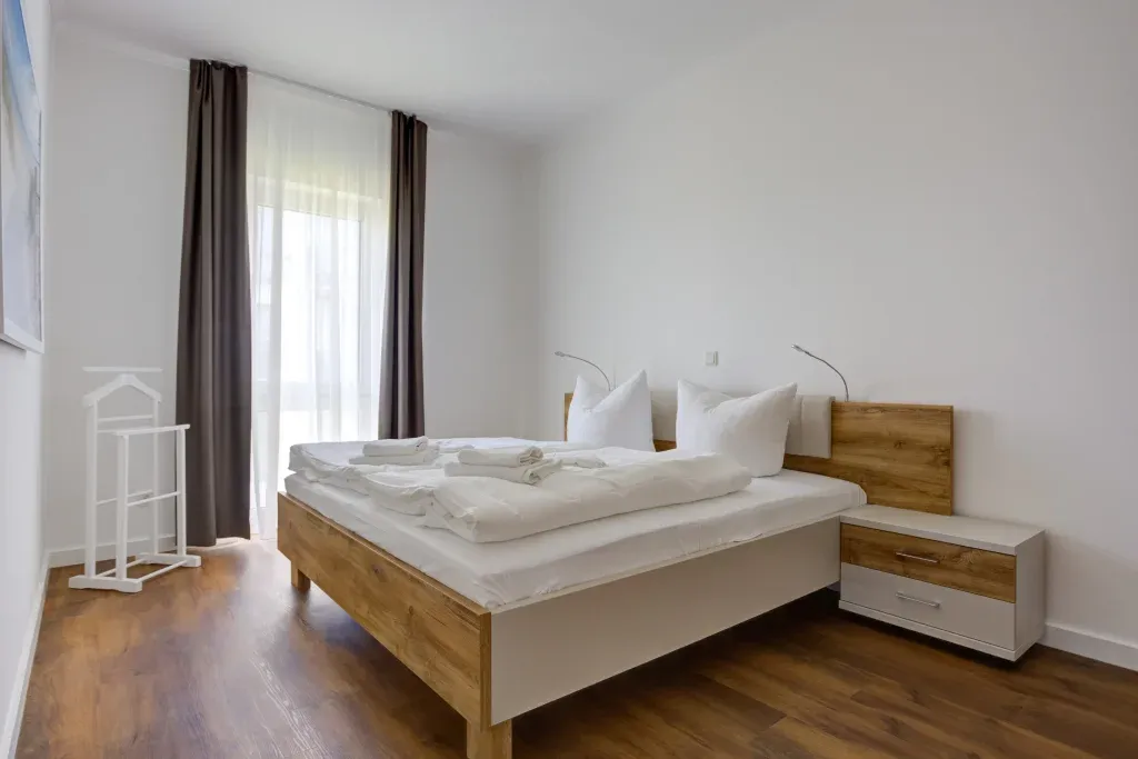 Schlafzimmer 1